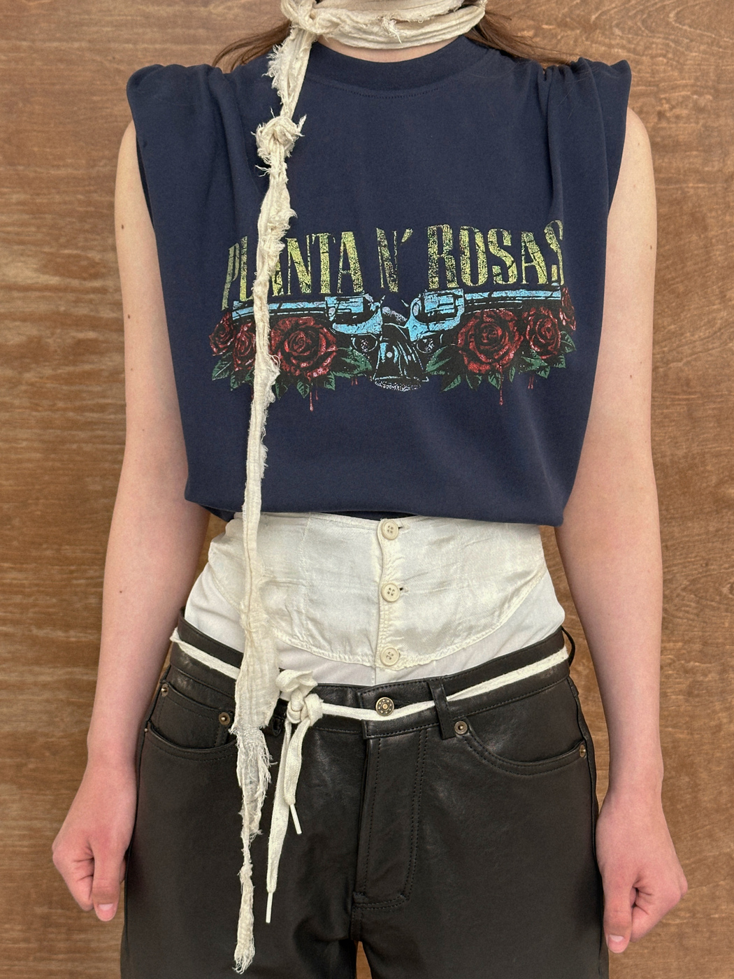 PLANTA-ROSAS T-SHIRT