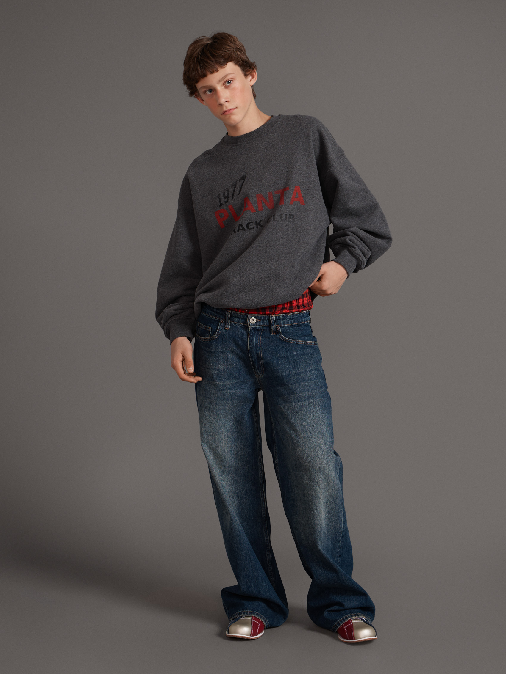 SWEATSHIRT