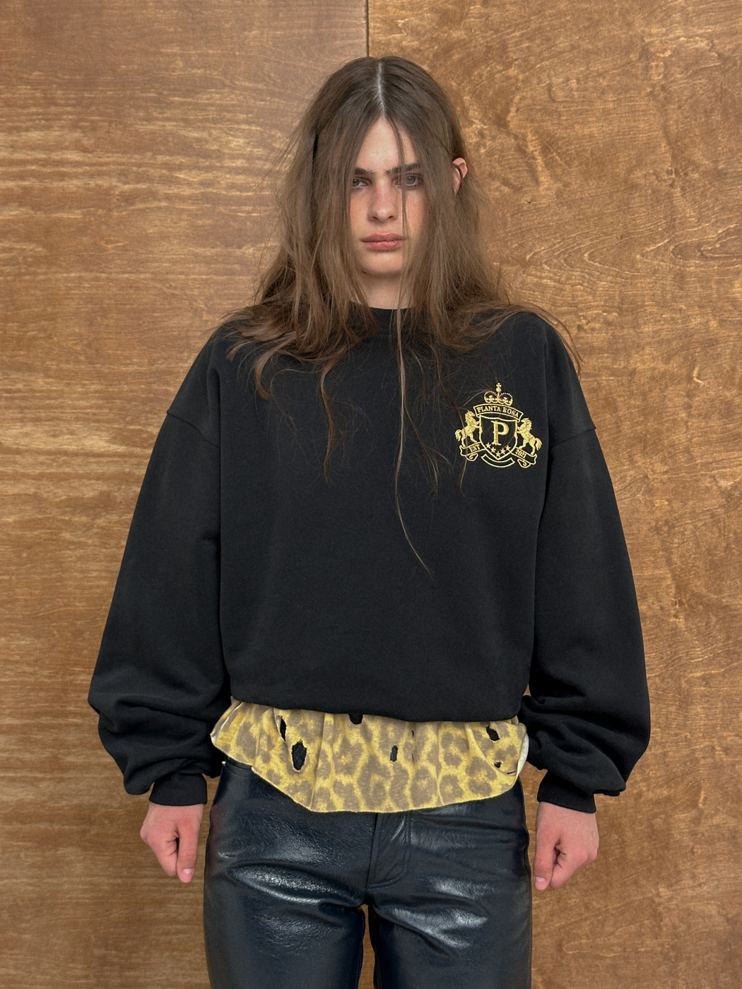 BLAZON-POCKET SWEATSHIRT
