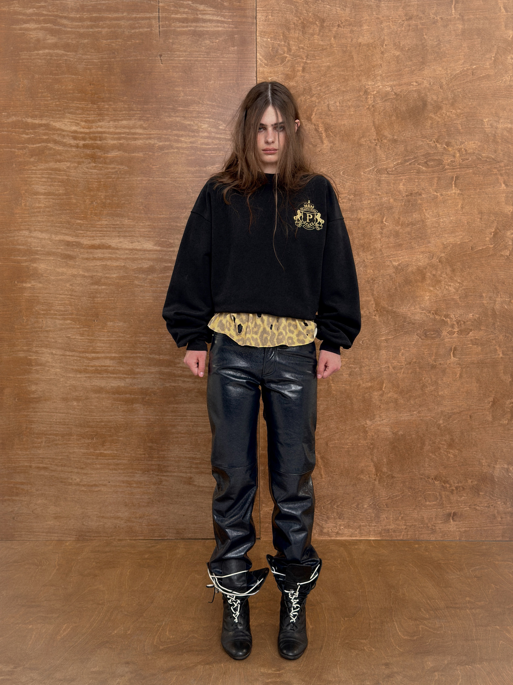 BLAZON-POCKET SWEATSHIRT