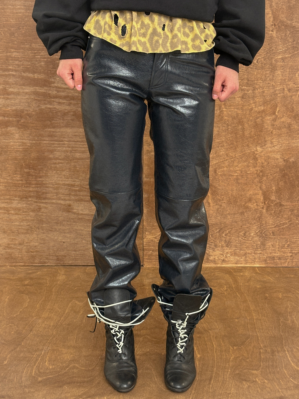 LEATHER PANTS