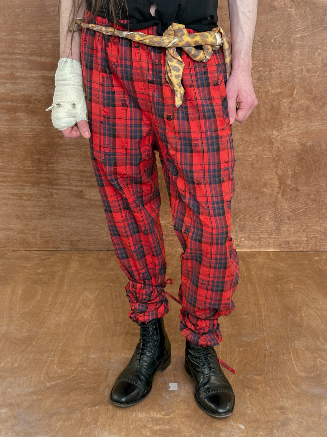 DISTRESS PANTS RED TARTAN