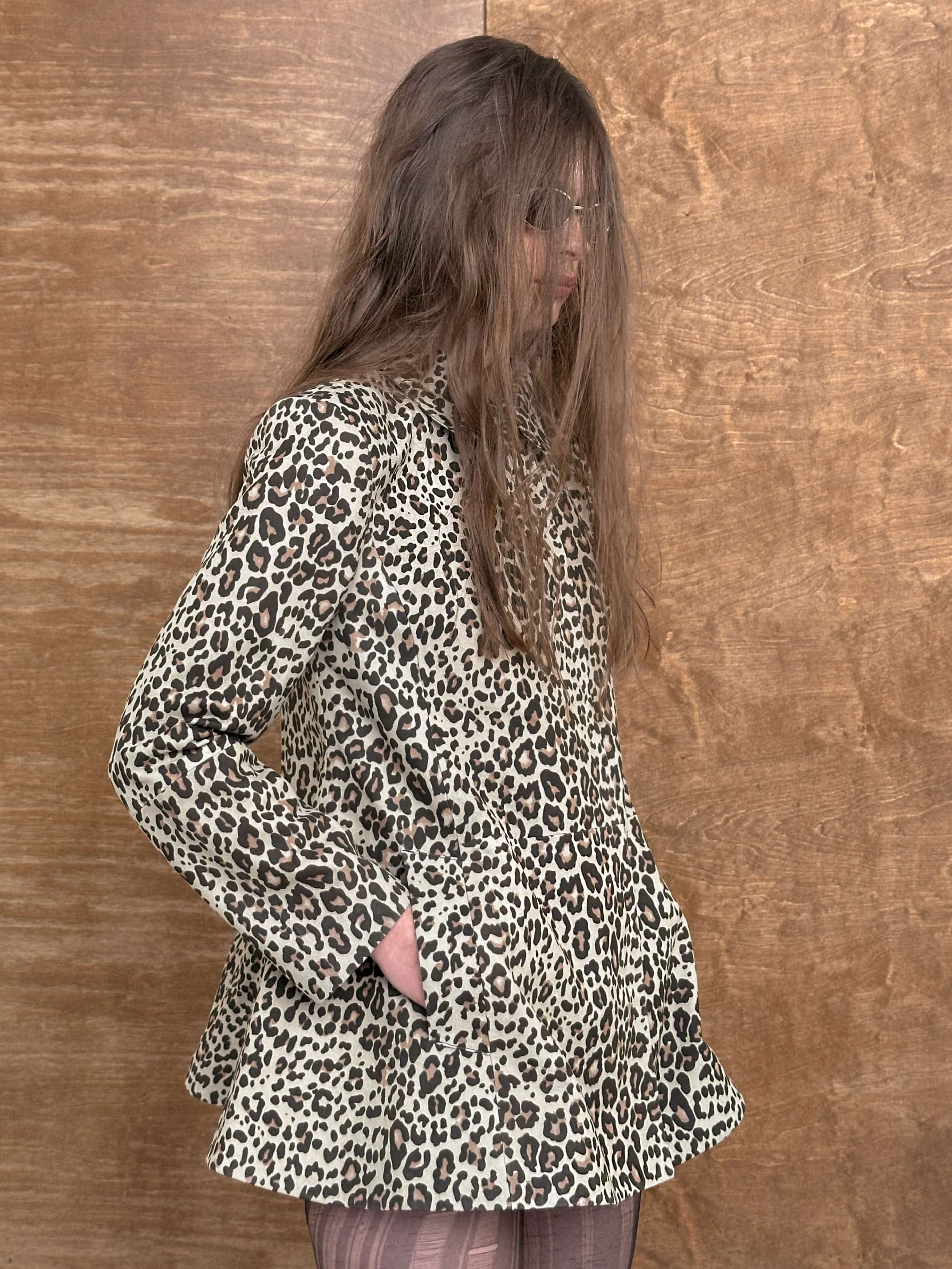 TRENCH COAT