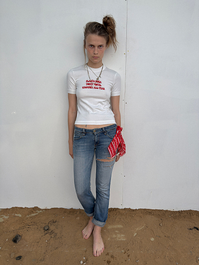 SLIM FIT VACANCY T-SHIRT